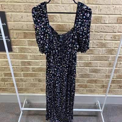 City chic Womens black floral dress Size M 