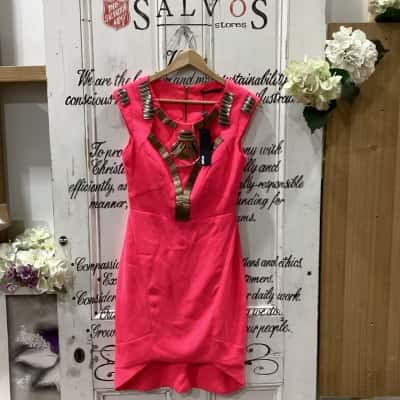Seduce Brand! BNWT RRP $239.95! SHOCKING PINK COLOUR SLEEVELESS MIDI DRESS WITH METAL ACCENT DETAILING ON FRONT PANEL! Womens  Size 6 Midi Dress / Sleeveless Dress  Pink  