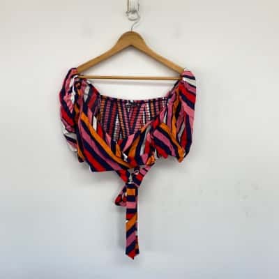 Mister Zimi Pink Red Pattern Short SLeeve Front Tie Wrap Crop Top Size 8 