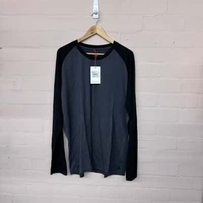 BNWT Mens Merino Crew Neck Long Sleeve