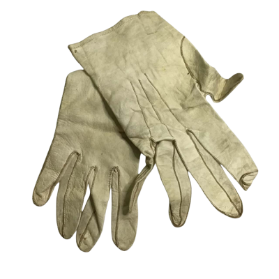 Vintage women's white leather gloves 1950s
