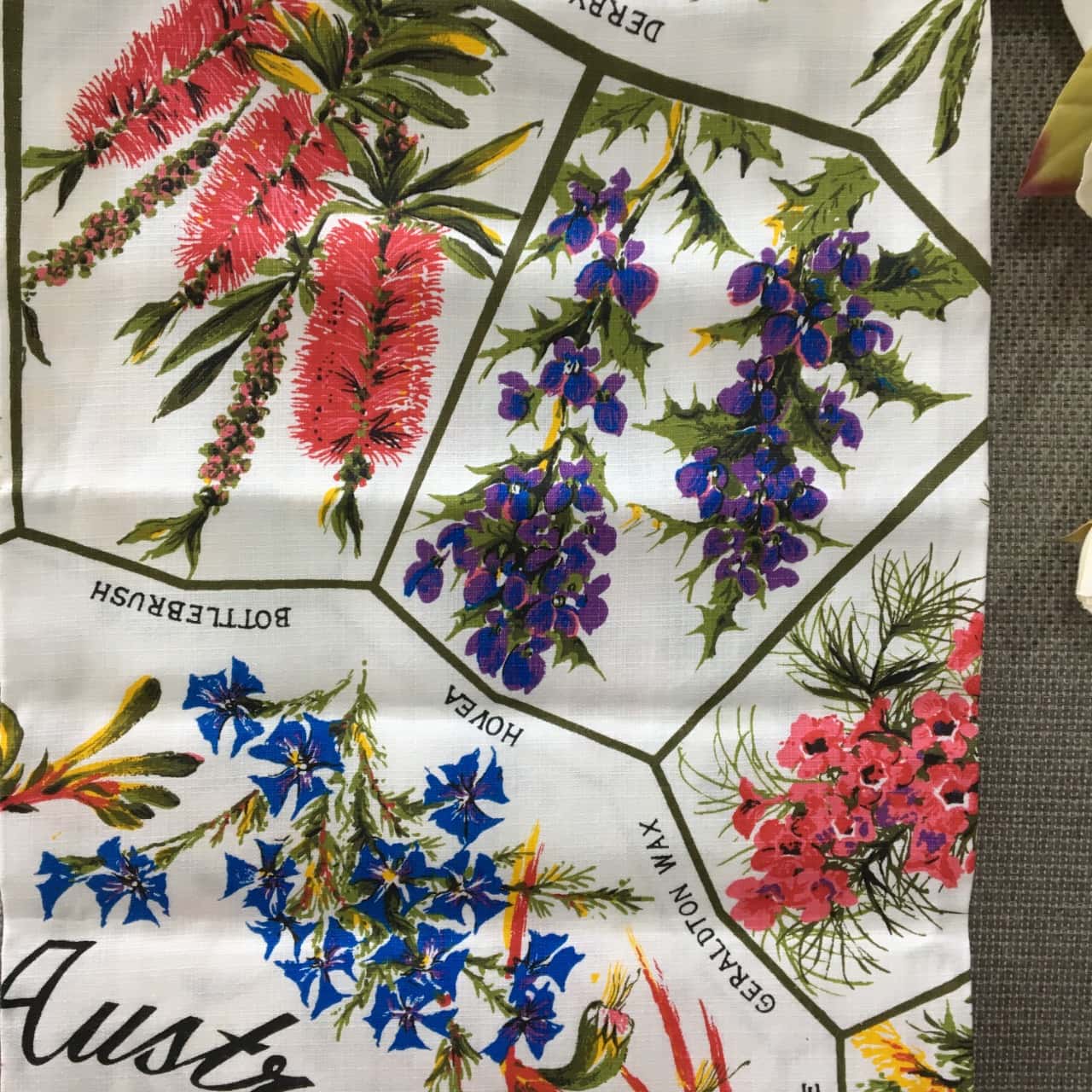 Australian Tablecloth, Size 132 cm x 134 cm, Floral