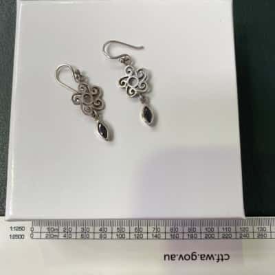  Womens Earrings Silver-tone droplets