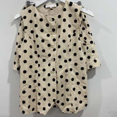 White Closet Womens  Size 8 Vest Top & Shorts Set 