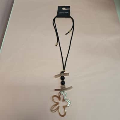 Taking Shape Womens Necklace Black  / Nude / White 