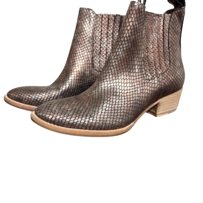 Django & Juliette  Womens  Size 36 Boots Bronze Lizard  Pattern 