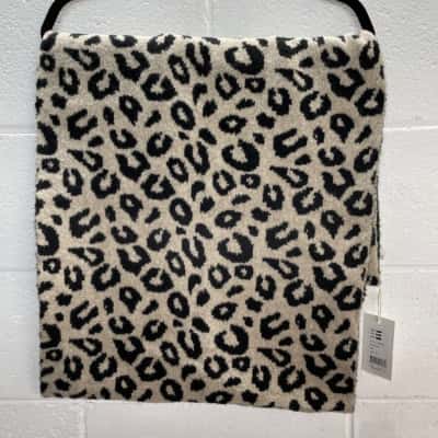 Seed Heritage Womens  Size One Size Scarf Animal print / Beige / Black  