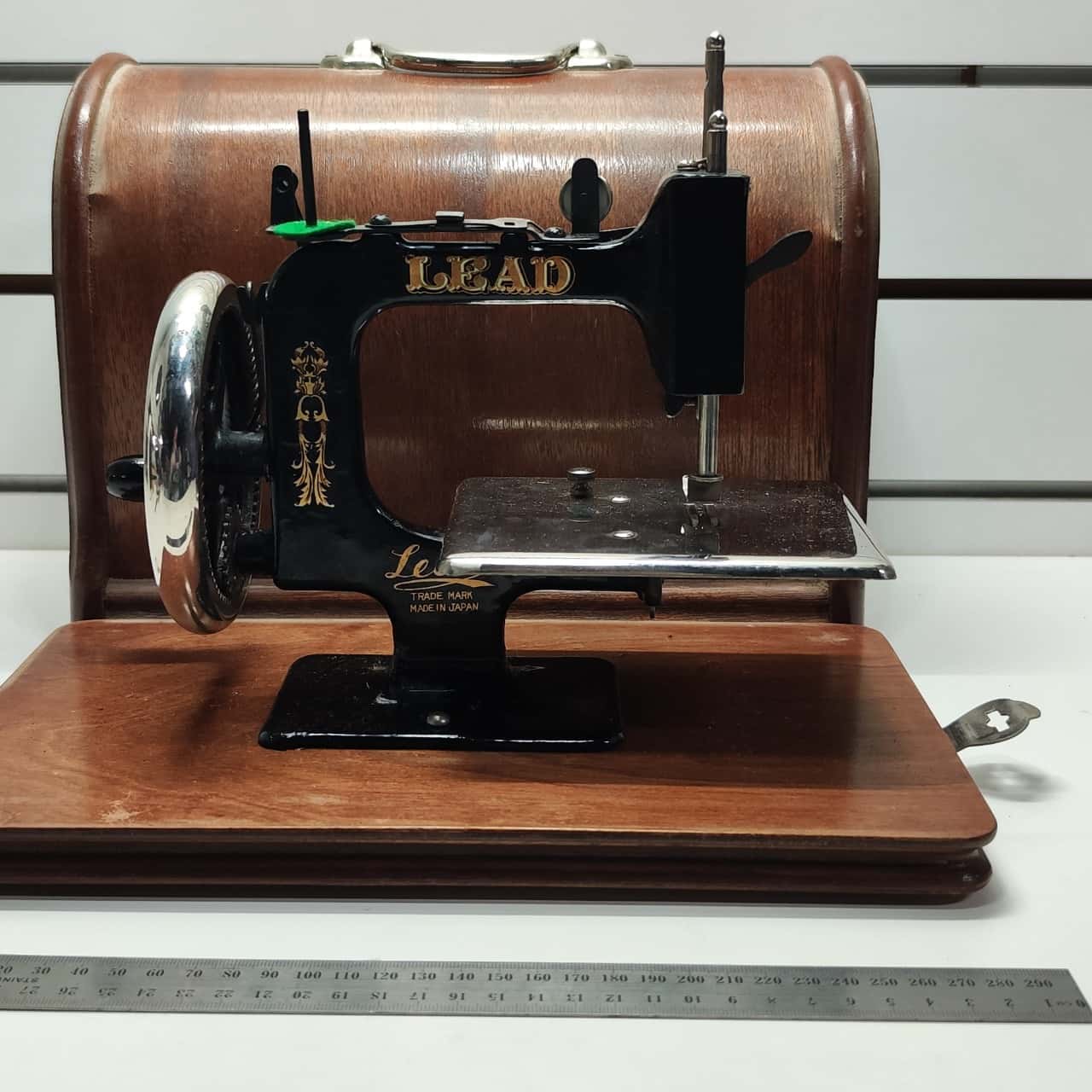 Antique Sewing Machine Japanese (s)