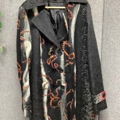 Sorbet quirky coat  Size 18 Black  / Grey / Pattern / Red 