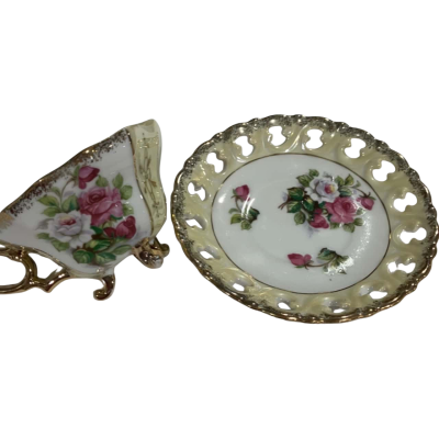 Vintage Pear Lustre Ware Tri Footed Tea Cup & Saucers