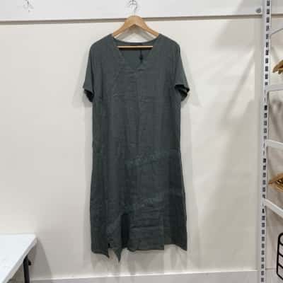Peruzzi  Womens  Size 44 Short Sleeve Dress  Green 