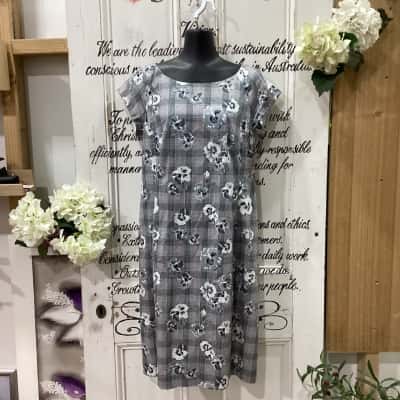 Sportscraft Brand! SPORTSCRAFT SIGNATURE LINE!  NWOT THE PERFECT OFFICE WEAR CHECKERED FLORAL MIDI DRESS! Womens  Size 10 Floral Dress / Midi Dress / Sleeveless Dress  Checked / Floral / Grey / Pattern 