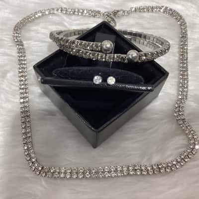 Lovisa Womens Diamonte Bracelet / Earrings / Necklace Set