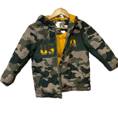 U.S Polo ASSN Kids  Size 120/56 Camouflage / Yellow inside