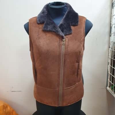 Suttons UGG australia Size S Vest