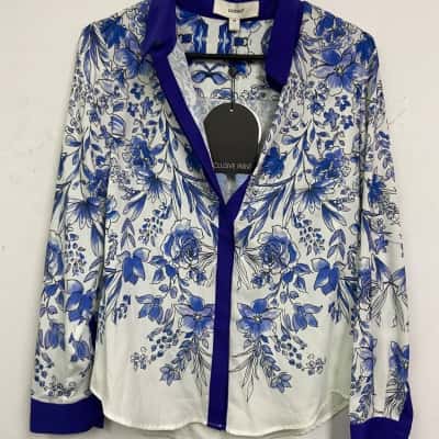 Cameo Womens  Size M Blouse Floral / White Exclusive Print