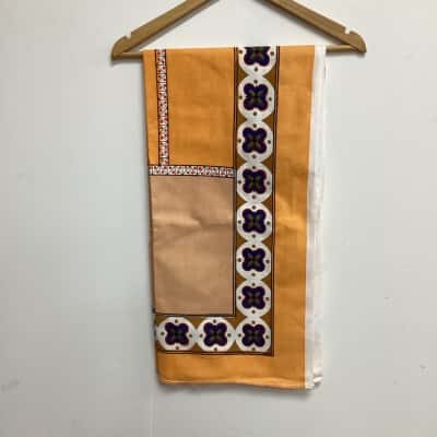 Retro table cloth (g)