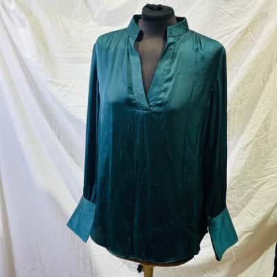 WITCHERY Size 8 Long Sleeve Top Green 