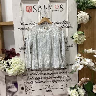 MINI MOGNON BRAND! Womens  Size 14 Blouse Pattern / White! BEAUTIFUL WHITE BLOUSE FEATURING PIN DESIGN ALL OVER! HAS SHEER SLEEVES! GREAT FOR A NIGHT OUT OR A BUINESS MEETING!