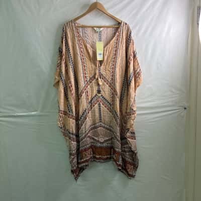 Beme women’s Size M / S Kaftan Multicoloured / Pattern BNWT