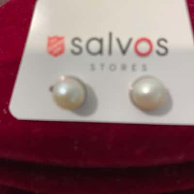 Silver Pearl Studs