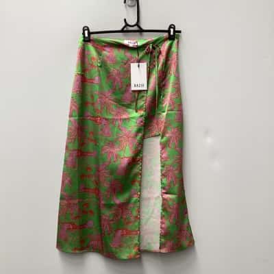 NEW - Dazie Womens  Size 10 Green / Pink palm tree  skirt