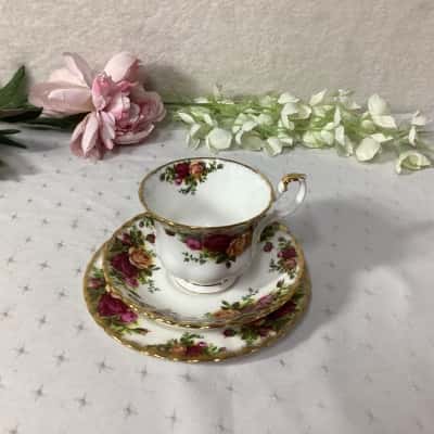 Vintage Royal Albert “Old Country Roses” Bone China Cup Saucer & Plate