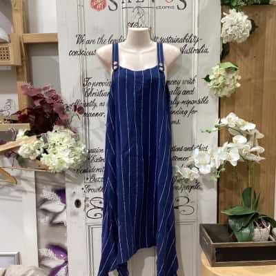 CALI & CO BRAND! 100% LINEN SLEEVELESS MIDI DRESS! Womens  Size M / S Midi Dress / Sleeveless Dress  Navy Blue / Pattern / Striped / White 