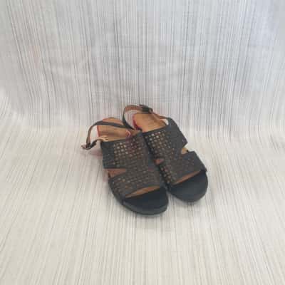 Ziera Pillow Walk /Gorgeous Black Leather Top with Red Floral Wedge Heel Detail /Sandals Size 41 