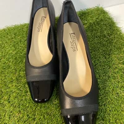 Easy Steps Womens  heels Size 8 