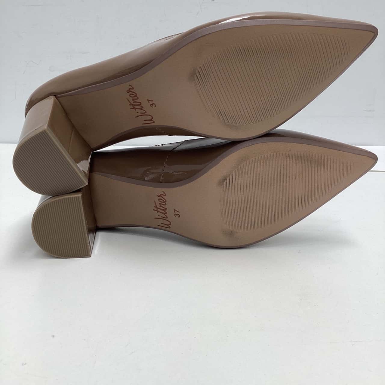 NEW Wittner “Dalena” Brown court shoe