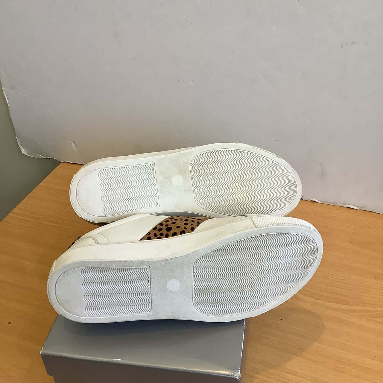 In Original Box Sandler Women's Size 38 Leather Sneakers White Animal