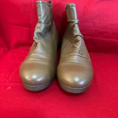 Taking Shape Jordan Ruched Ankle Boot Women’s  Size 37 Taupe