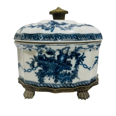 Decorative Chinese Porcelain Piece 