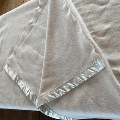 ? Woollen Cream blanket - NO label approx: 250 x 250 square