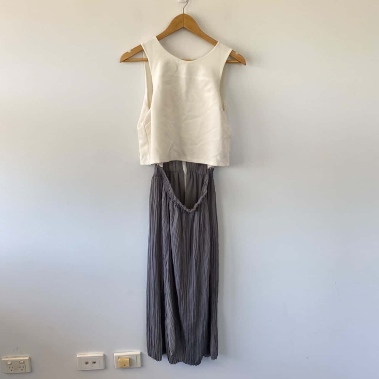 Witchery White Grey Cut Out Pleated Maxi Dress Size 8 / S (s)