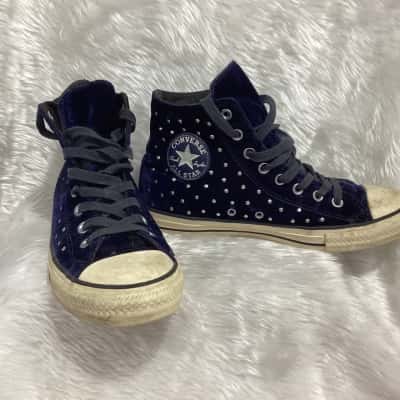 Converse Unisex  Size 8.5 Navy Blue / Silver 