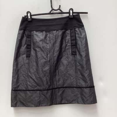 Cue Womens  Size 8 A-Line Skirt Black  metallic sheen - silver 