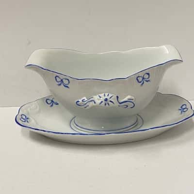 Ruban Blue gravy boat 