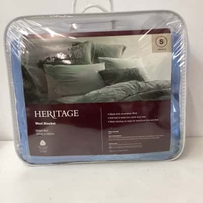heritage wool blanket  baby blue -size single 