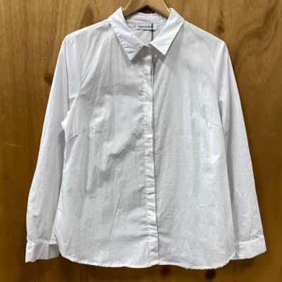 Atmos&Here White Long Sleeve Shirt Size 18