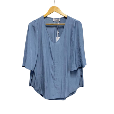 Layerd Women's  Size 10 V-Neck Top Blue 