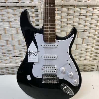Electric guitar El Toro Behringer with bag Missing string