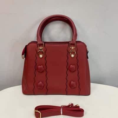 BNWOT Womens Medium Handbag / Shoulder Bag Maroon 