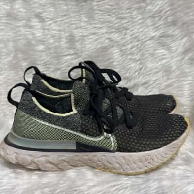 Nike Womens  Size 7.5 Sneakers Black  / White / Yellow 