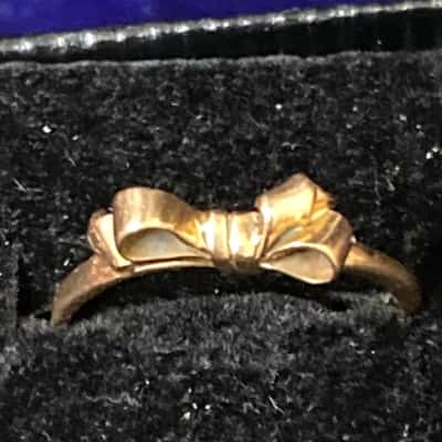 Stamped 9ct Gold Bow Ring 