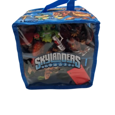 SKYLANDER CASE AND FIGURINES 