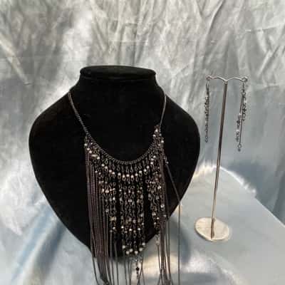  Womens Design Studio Beaded Necklace & Earrings set Grey 