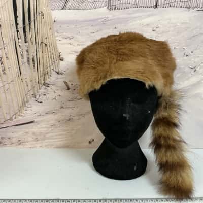 Davey Crocket / Daniel Boon Hat with Racoon Tail
