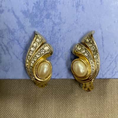  Womens Vintage Gold Tone Faux Pearl and Diamanté Clip On Earrings